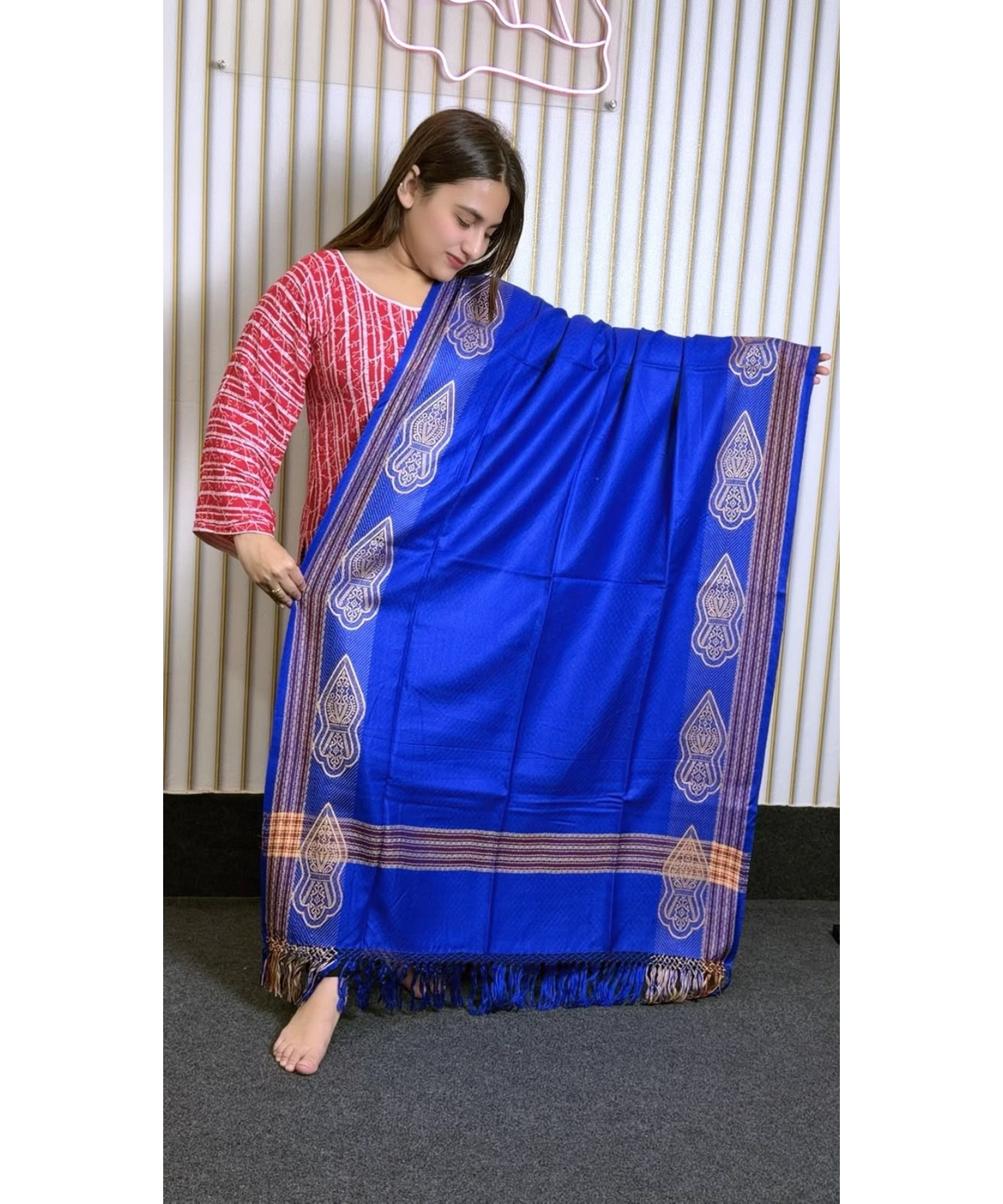KS-11 Kashmiri Design Zafaran Ladies Shawl
